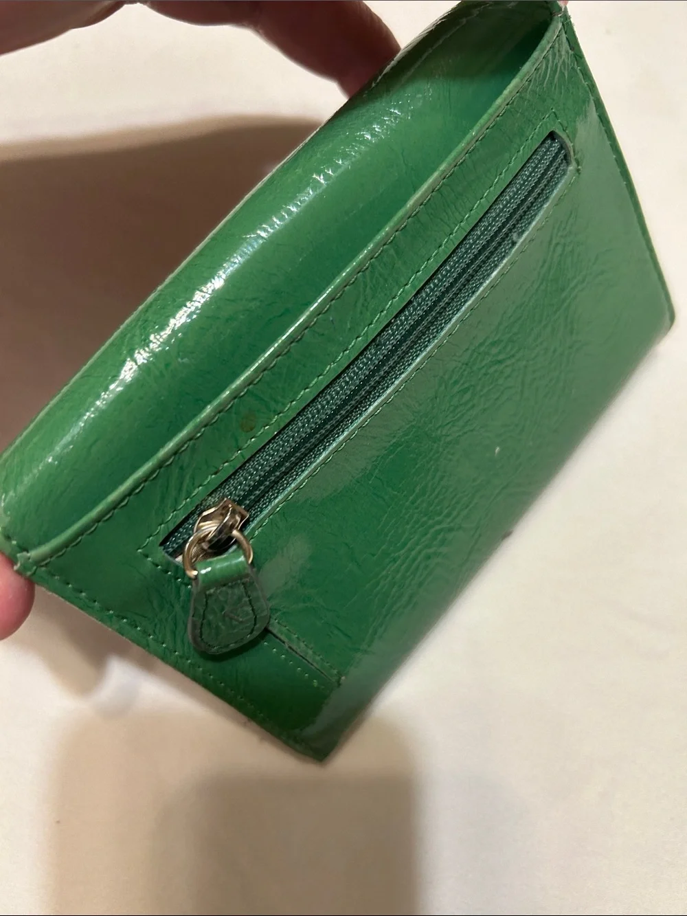 Liz Claiborne Emerald Green Leather Fold Wallet with Gold Tone Clasp
